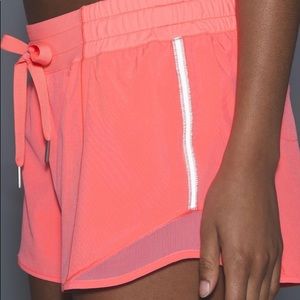NEW Lululemon Hotty Hot Shorts Size 10